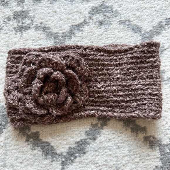 Brown Knit/Crochet Headband/Ear Warmer Flower Button Back One Size - Picture 1 of 11